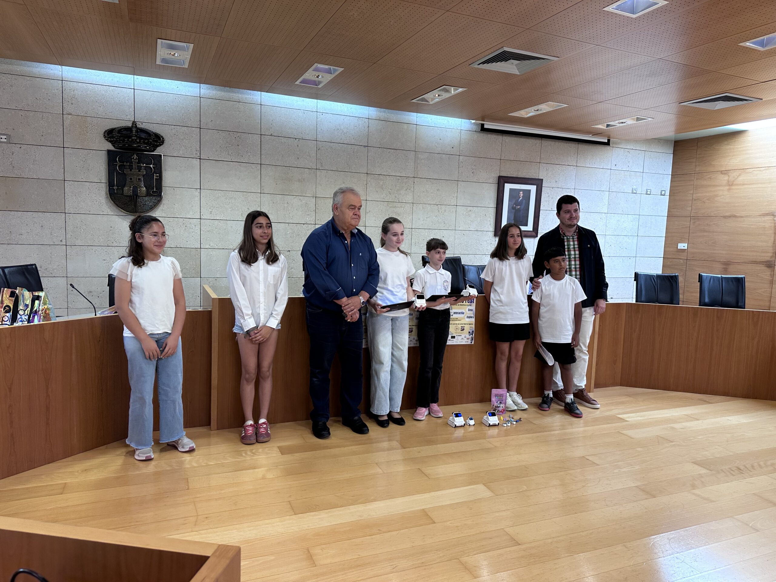 Alumnos de 5º en la rueda de prensa